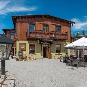 Gosciniec Pod Lipa Bed & Breakfast